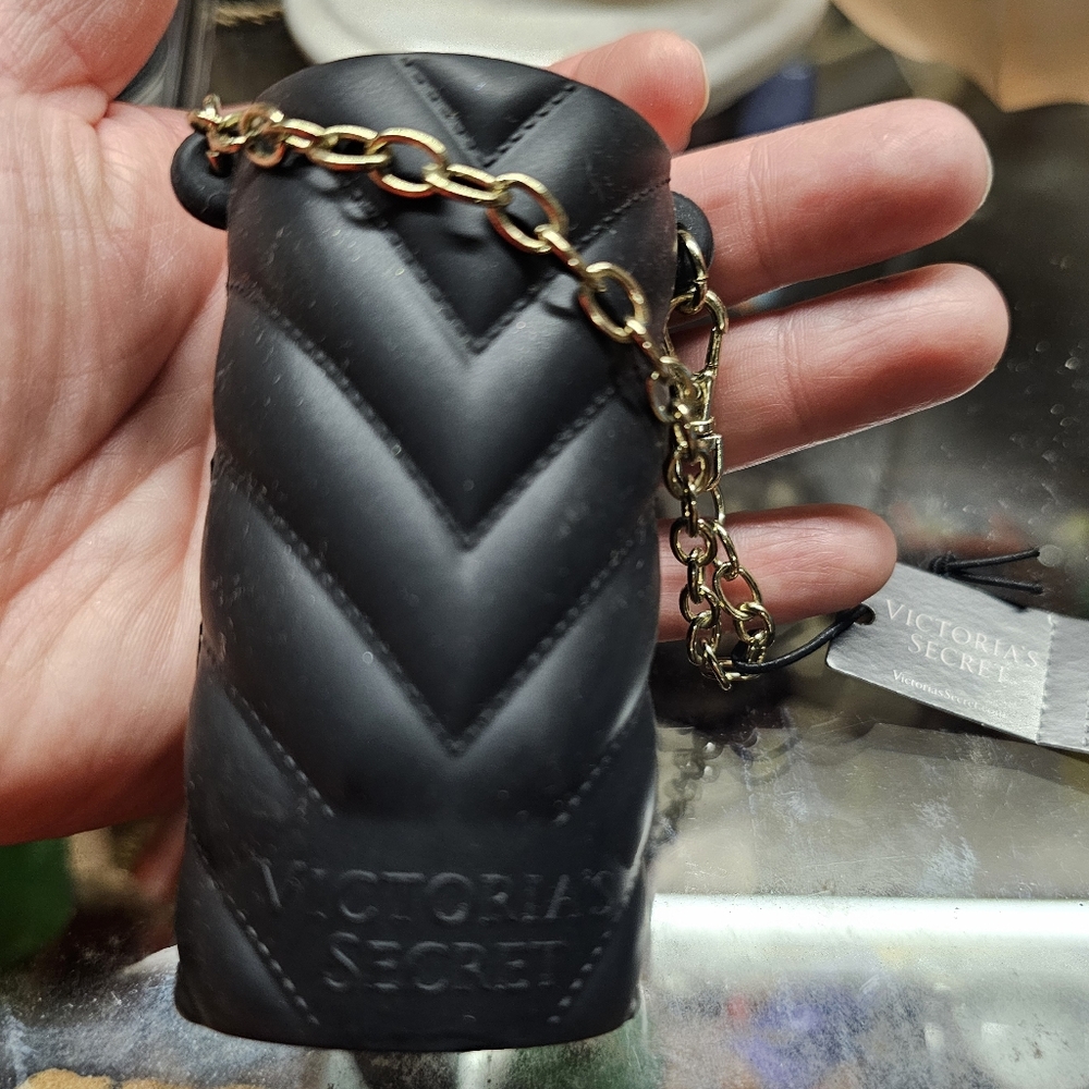 Victoria Secret Black Sanitizer Holder Chevron Style - Picture 1 of 8